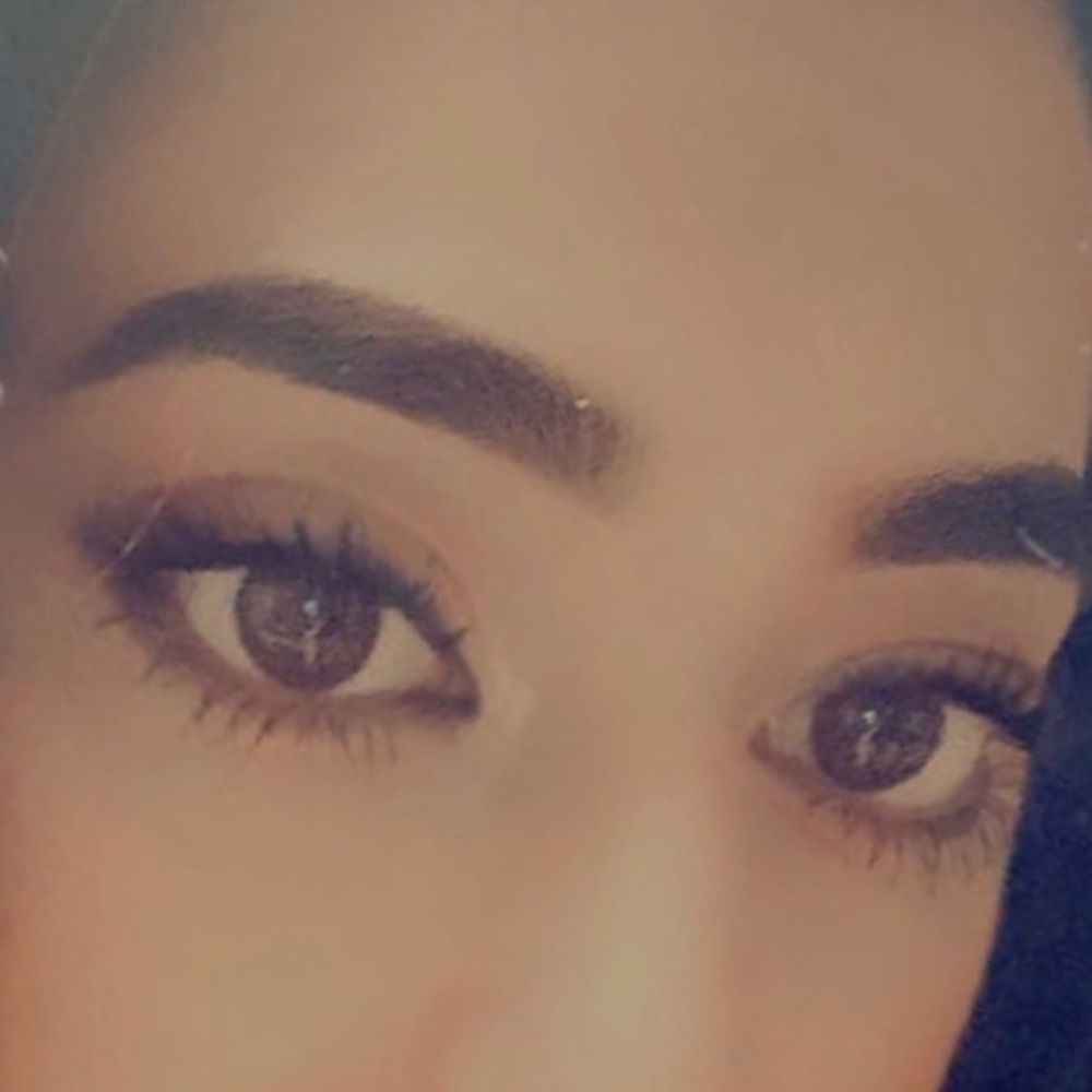 Meet your Posher, Amira